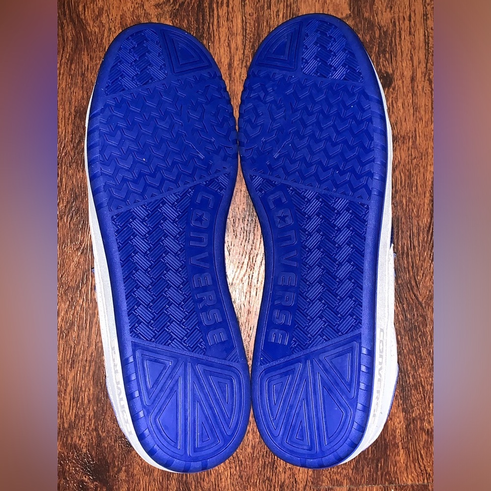 Converse White and Blue Low-Top Sneakers - Picture 16 of 16